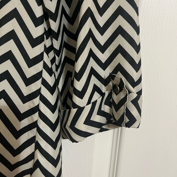Ladies black and white chevron blouse - Picture 2 of 2